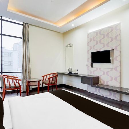 Hotel Super Townhouse Sector 51 Noida Near Metro Station Zewnętrze zdjęcie