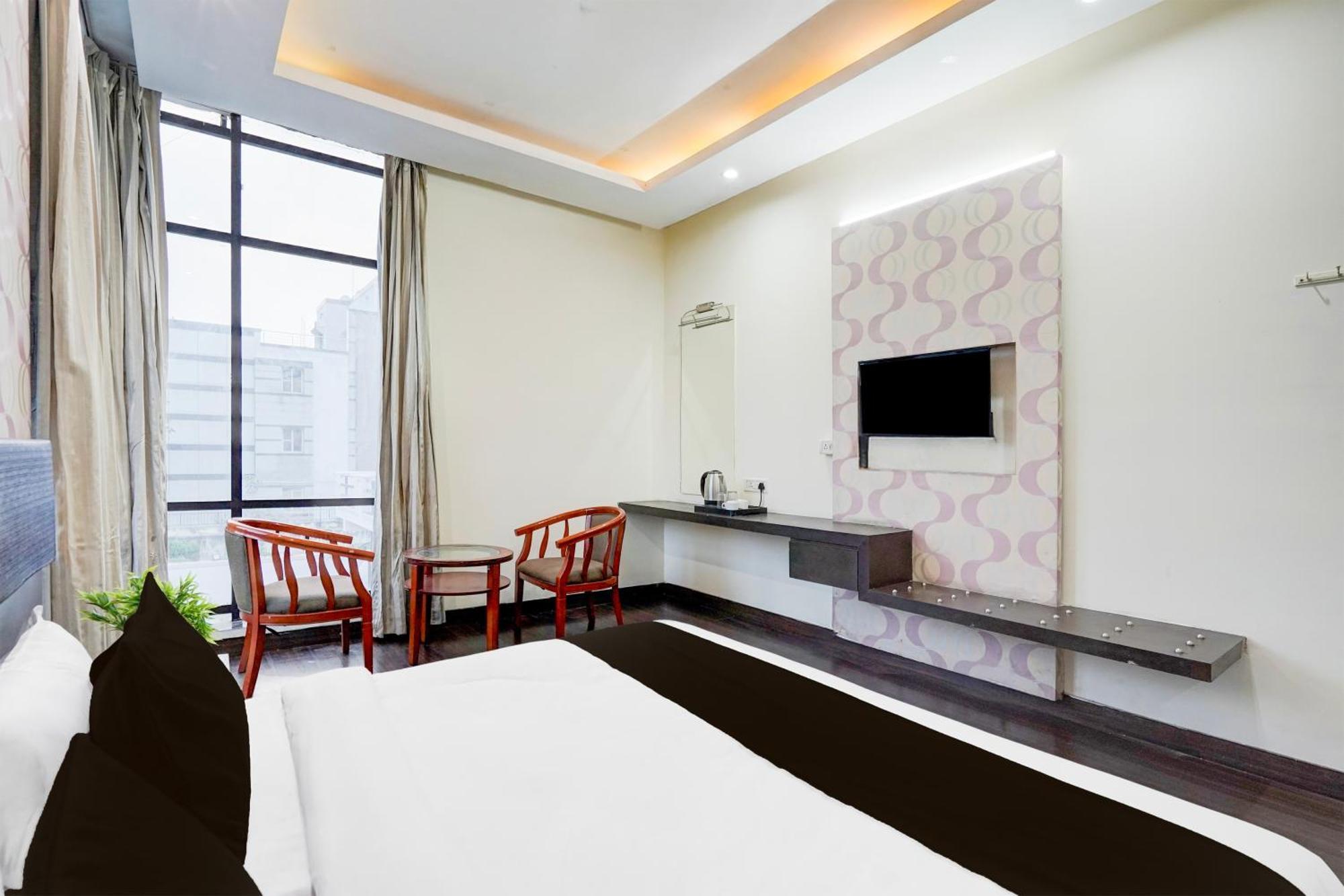 Hotel Super Townhouse Sector 51 Noida Near Metro Station Zewnętrze zdjęcie