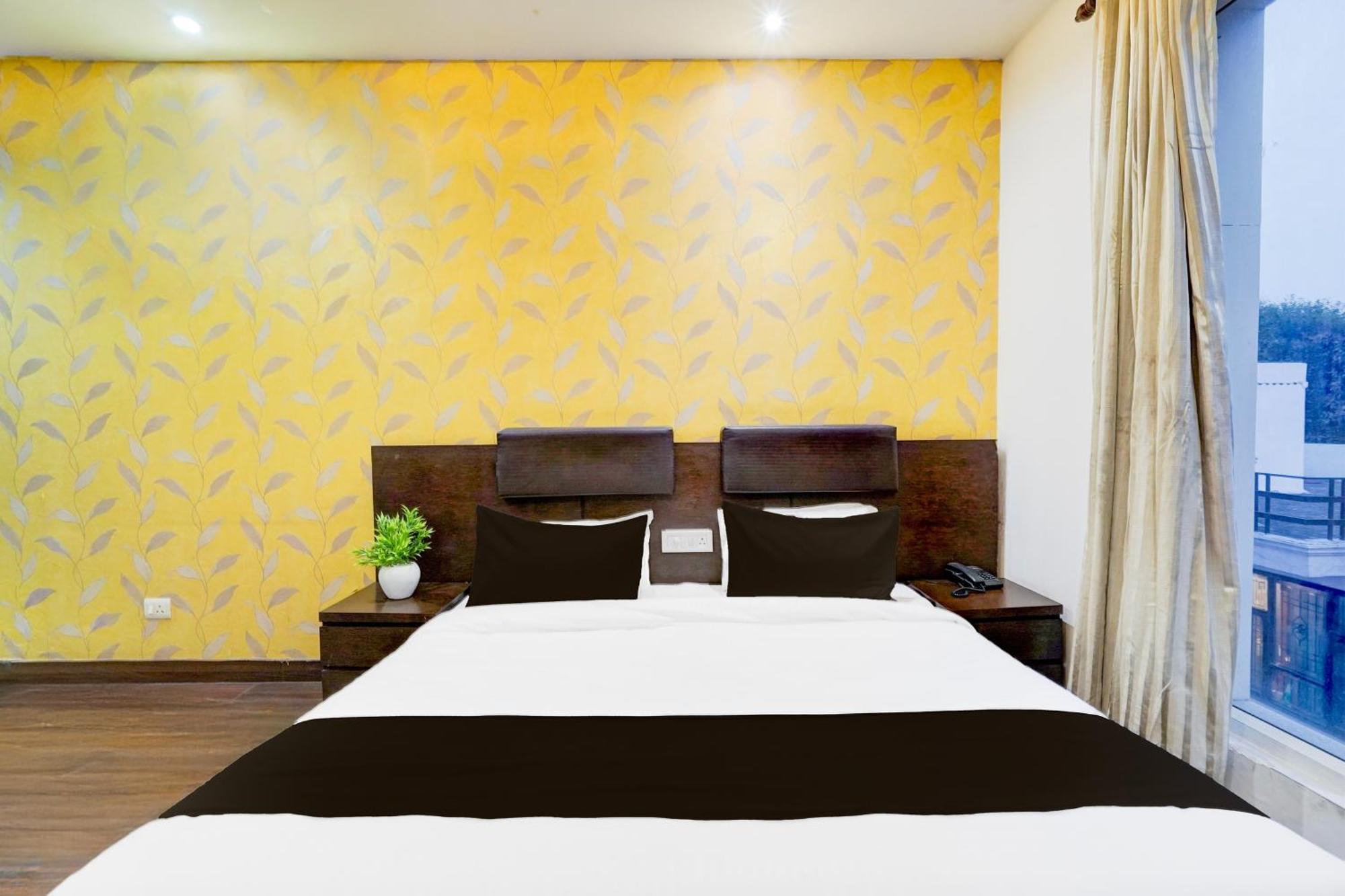 Hotel Super Townhouse Sector 51 Noida Near Metro Station Zewnętrze zdjęcie