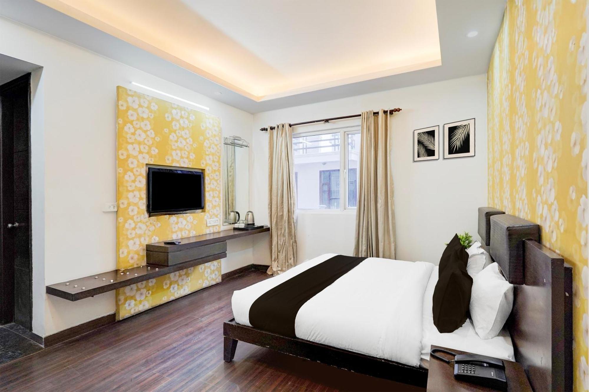 Hotel Super Townhouse Sector 51 Noida Near Metro Station Zewnętrze zdjęcie