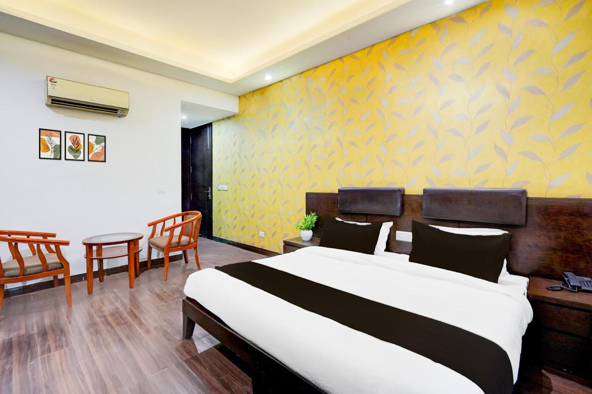 Hotel Super Townhouse Sector 51 Noida Near Metro Station Zewnętrze zdjęcie