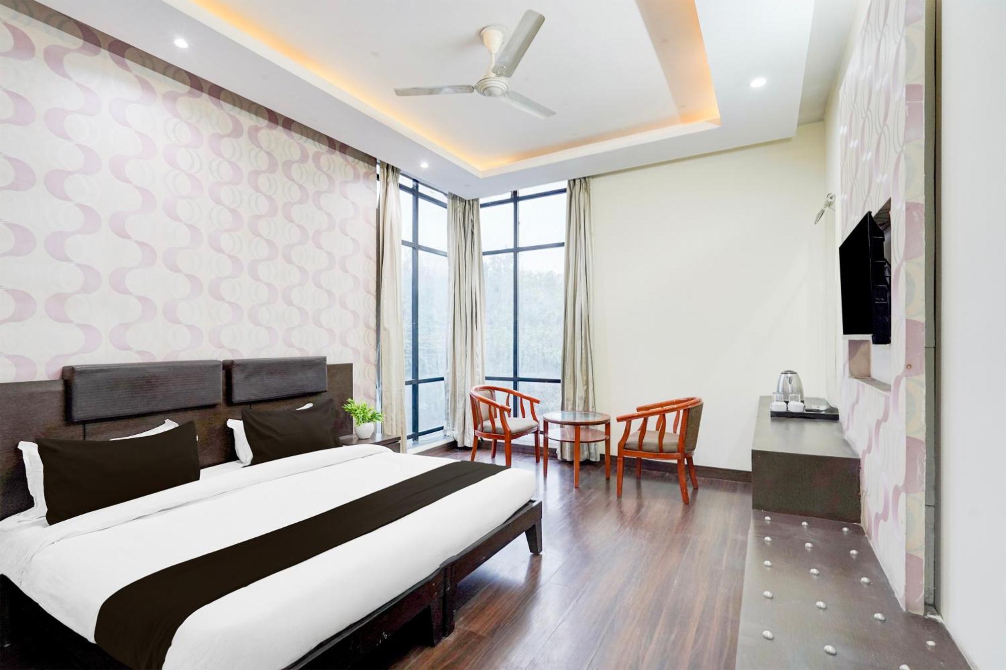 Hotel Super Townhouse Sector 51 Noida Near Metro Station Zewnętrze zdjęcie