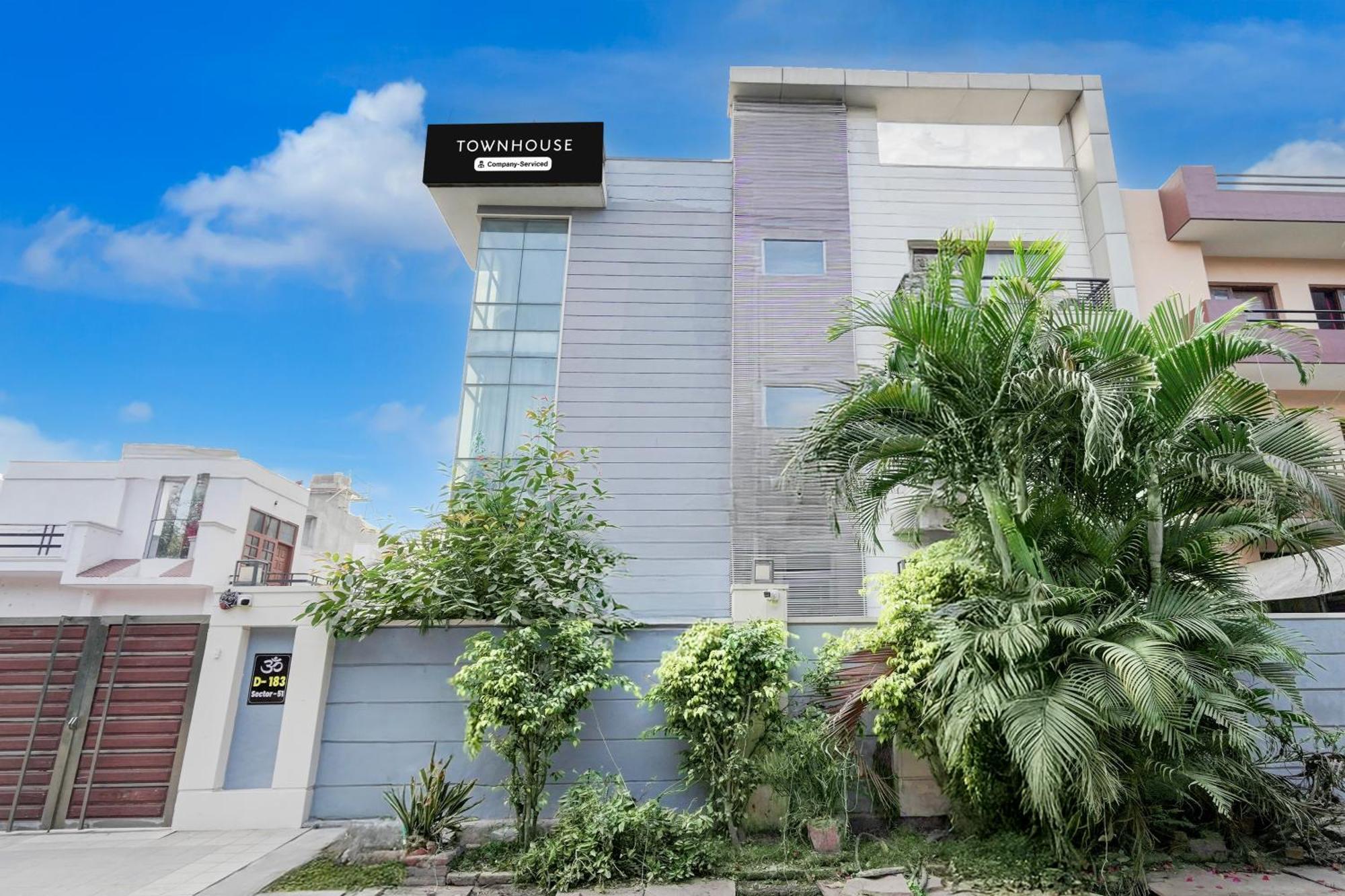 Hotel Super Townhouse Sector 51 Noida Near Metro Station Zewnętrze zdjęcie