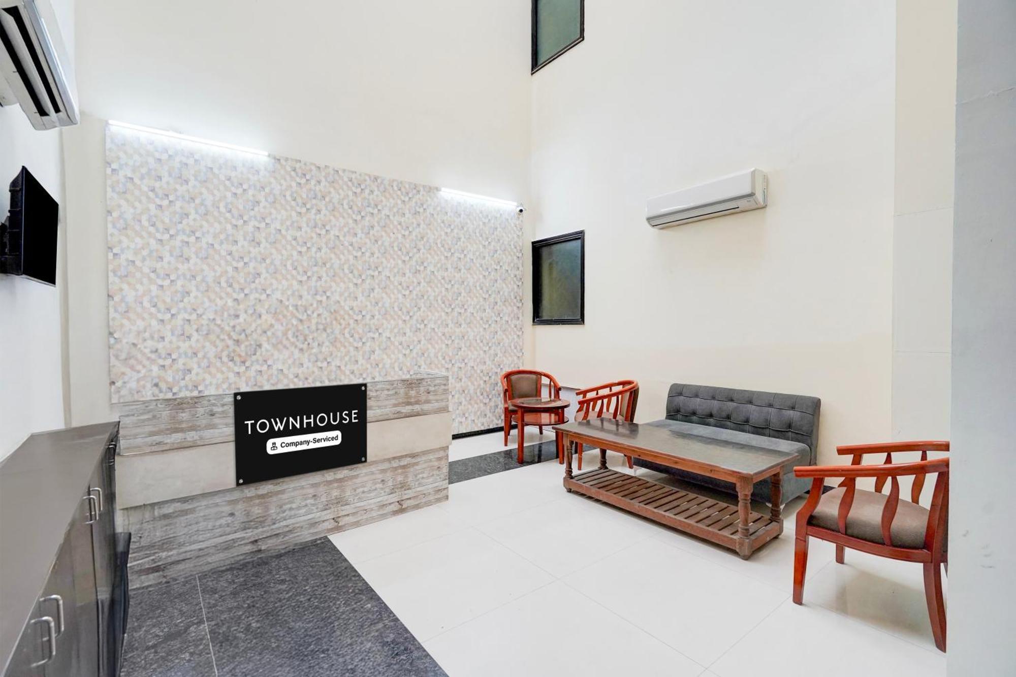 Hotel Super Townhouse Sector 51 Noida Near Metro Station Zewnętrze zdjęcie