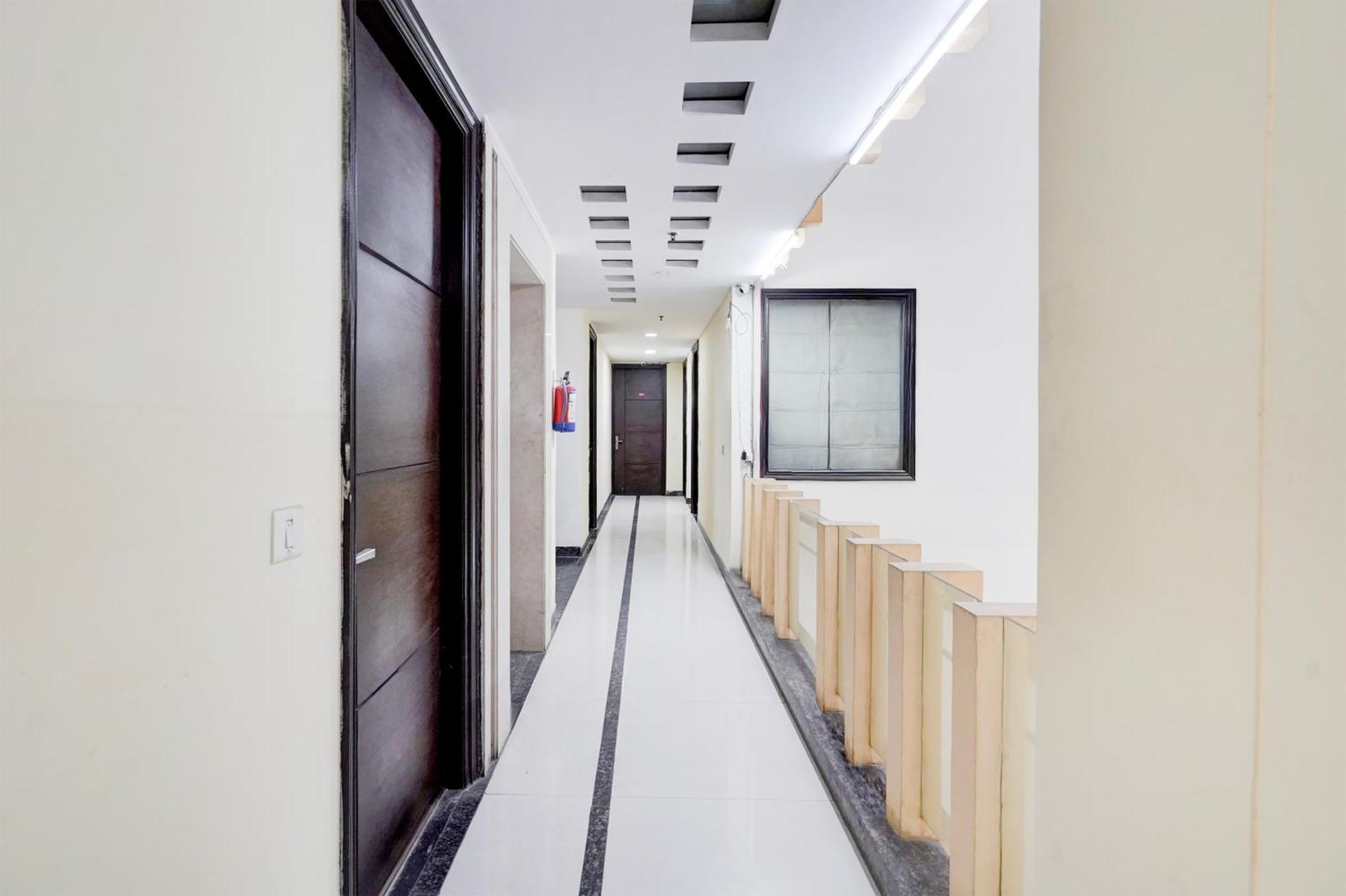 Hotel Super Townhouse Sector 51 Noida Near Metro Station Zewnętrze zdjęcie