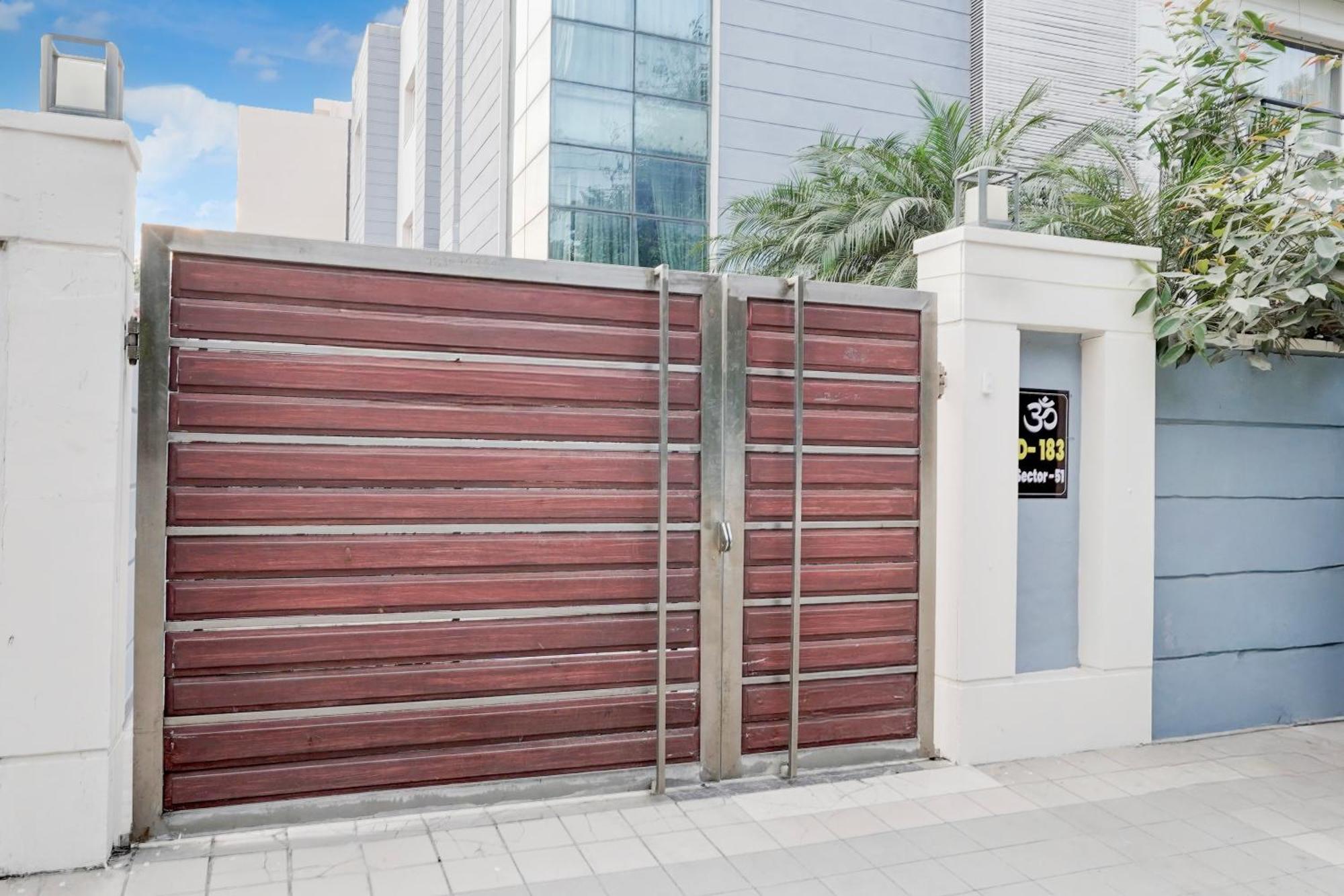 Hotel Super Townhouse Sector 51 Noida Near Metro Station Zewnętrze zdjęcie